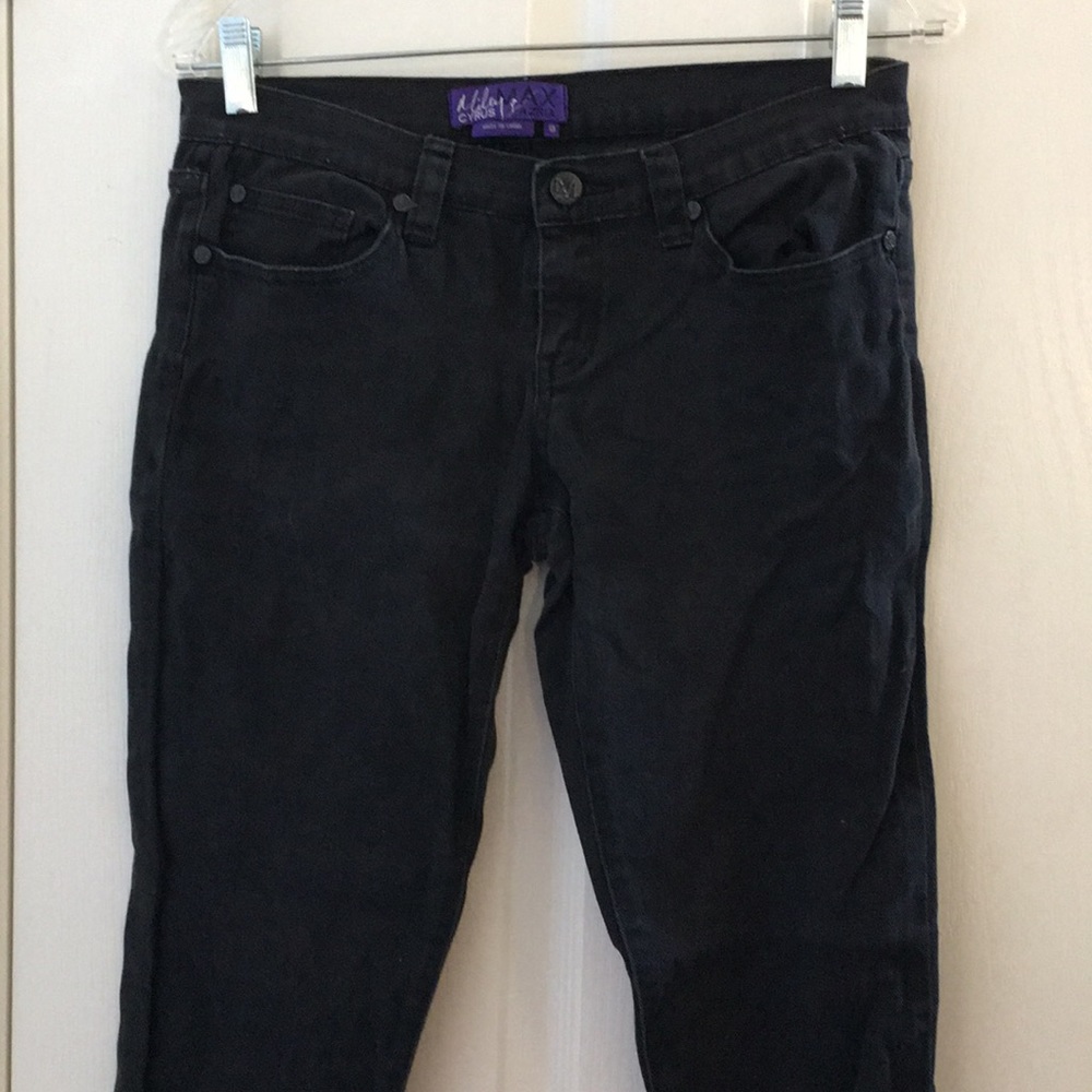 FINAL MARKDOWN Junior Miley Cyrus max Azria Jeans 11